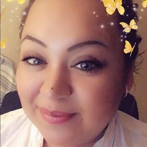 Meet your Posher, Claudia